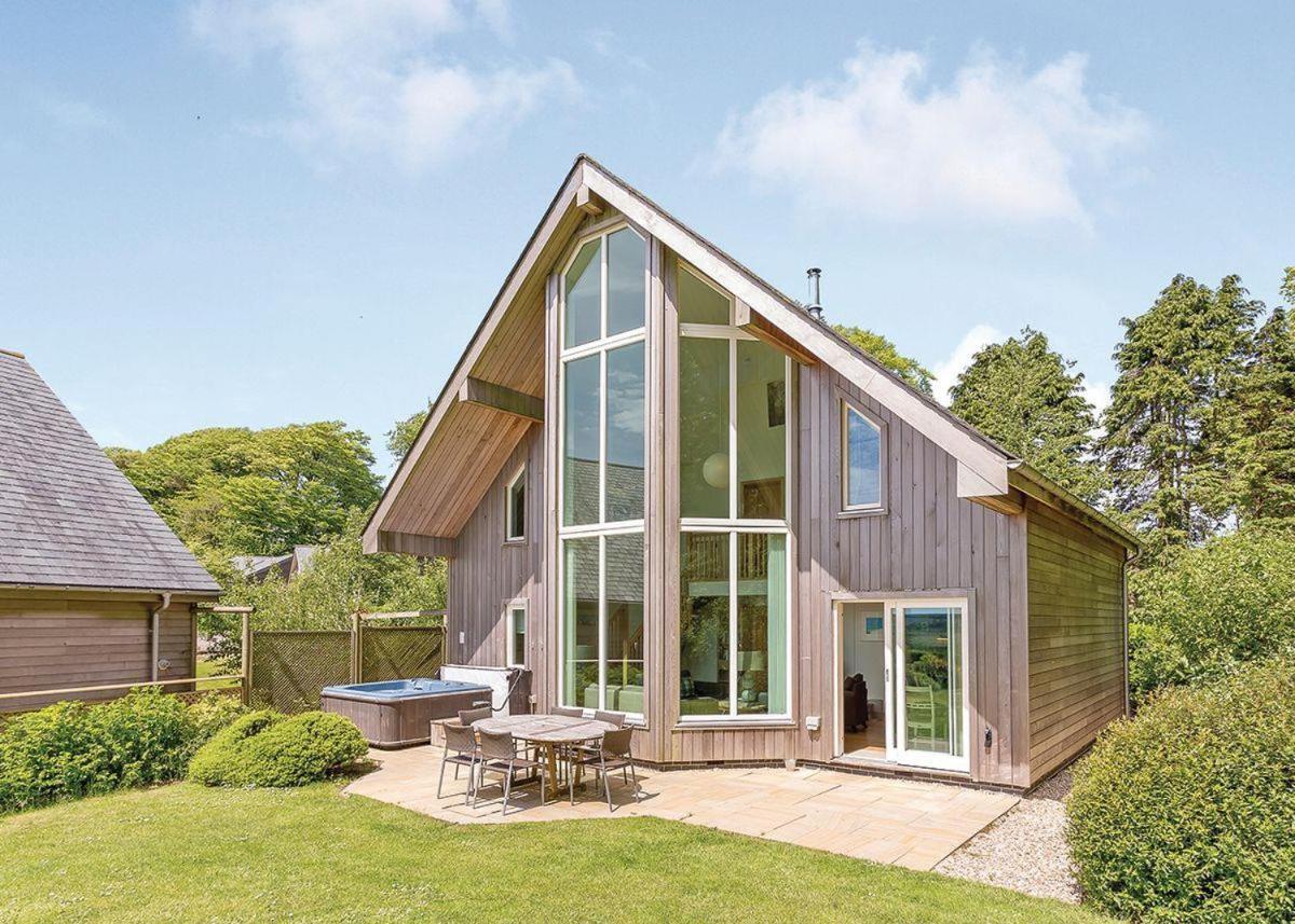 Swandown Lodges Chard Exterior photo