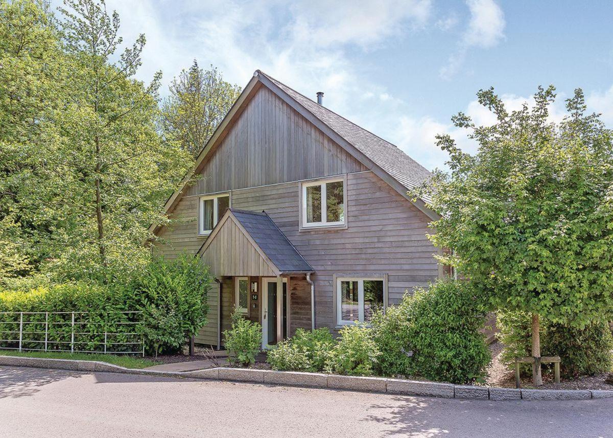 Swandown Lodges Chard Exterior photo